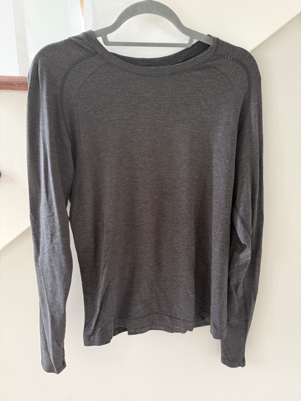 lululemon athletica Men's Long-Sleeve Crew - Charcoal